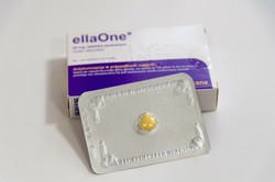 Dla kogo tabletka "dzień po"? Politycy kłócą się o wiek