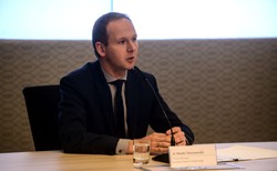 Oskarżenia o plagiat, krytyka recenzentów... Takie problemy z habilitacją miał Marek Chrzanowski