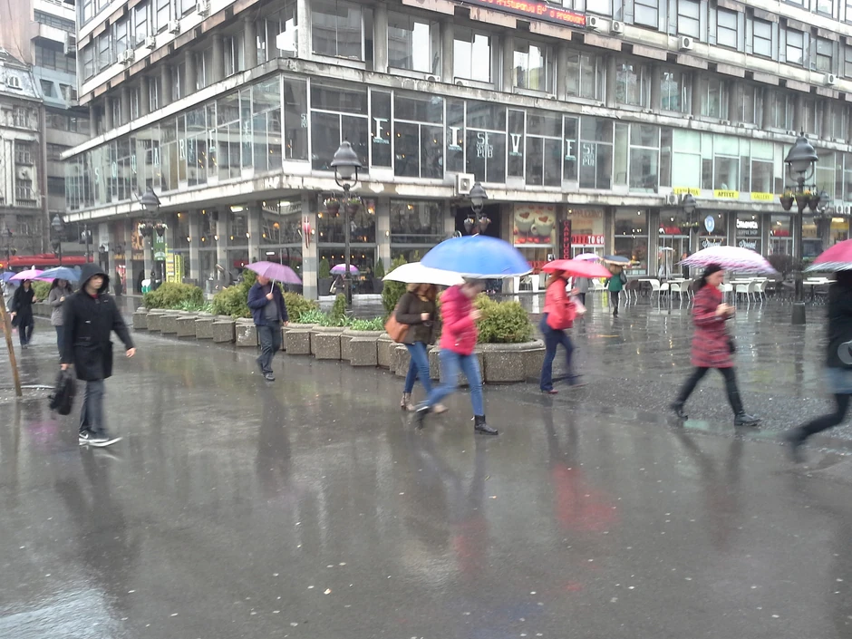 Danas oblačno i svežije,sa kišom i grmljavinom