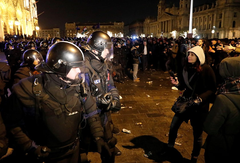 Demonstracja w Budapeszcie. Policja użyła gazu łzawiącego