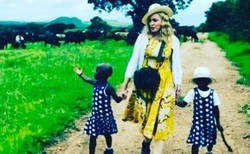 Madonna adoptowała bliźniaczki pochodzące z Malawi