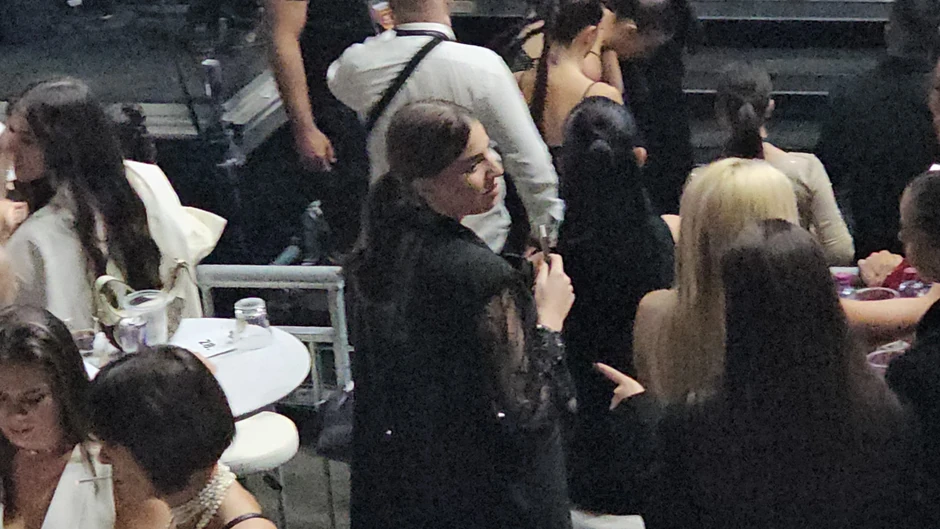 Una Čolić na koncertu Tee Tairović