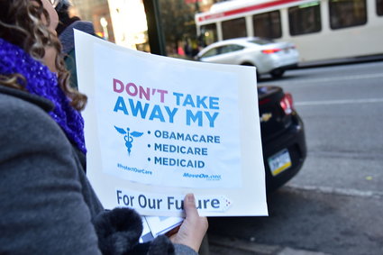 Likwidacja Obamacare pozbawi miliony Amerykanów opieki lekarskiej. Stracić mogą też inwestorzy