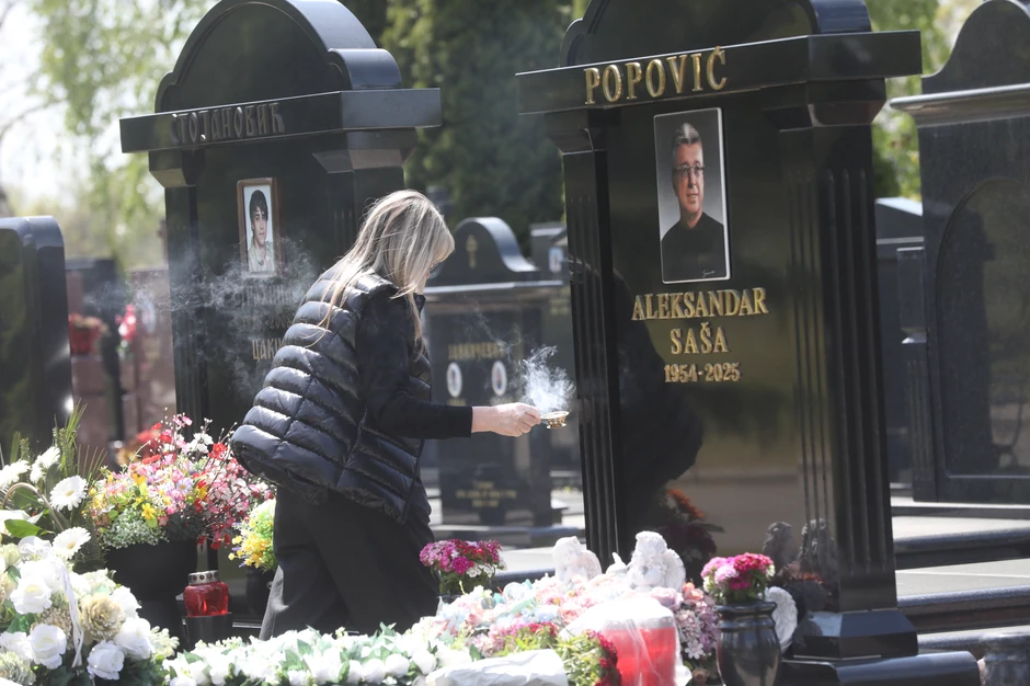 Novo bežanijsko groblje rođendan Saše Popovića