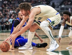 Liga NBA: Koszykarze Milwaukee Bucks wygrali 13. mecz z rzędu
