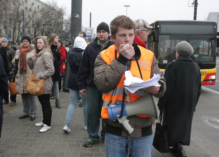 Komunikacyjne problemy w Warszawie po zamknięciu stacji Świętokrzyska