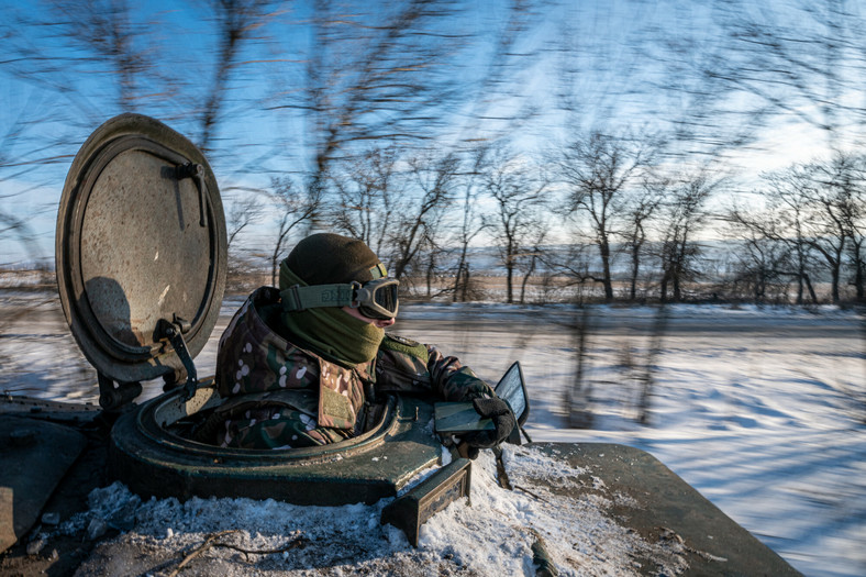 Un soldado ucraniano en la línea del frente cerca de Bakhmut en la región de Donetsk, Ucrania, el 13 de enero de 2024.