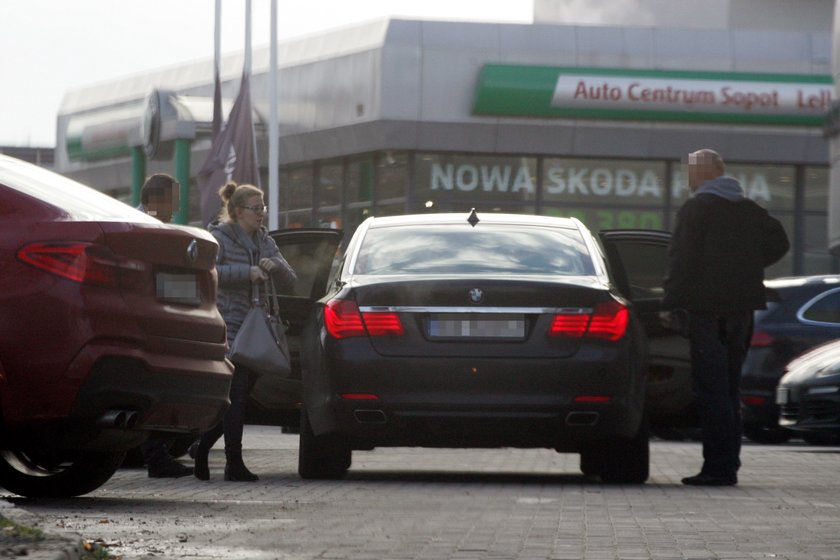 Rządową limuzyną z córką na zakupy