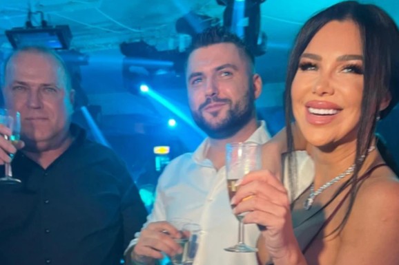 HITNO SAOPŠTENJE PORODICE DURDŽIĆ Asmin je sad u Eliti sa DVE BIVŠE! Evo šta njegovi roditelji poručuju po ulasku Stanije Dobrojević: "Materijala već ima dovoljno"