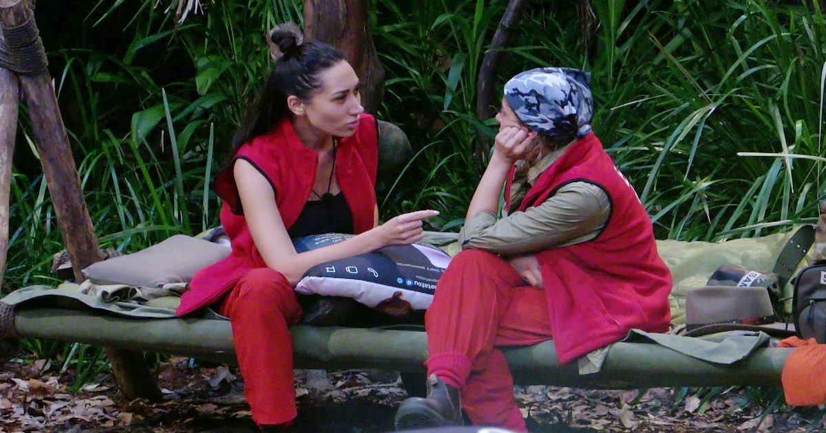 Was-auf-Samiras-Kissen-steht-und-warum-Eva-sich-im-Dschungelcamp-sch-men-soll