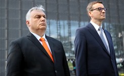 Ciche wypychanie Polski z Unii Europejskiej [FELIETON]