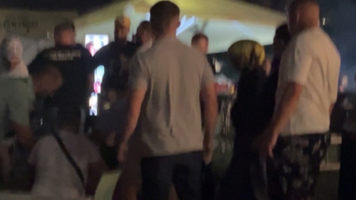 Na ženu pao LED ekran u Živinicama