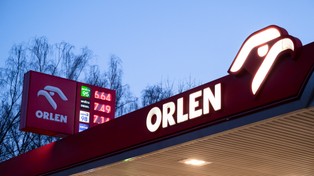 „Ropa kupowana w ramach długoterminowych kontraktów nie powinna powodować takich podwyżek”. Rząd oraz UOKiK powinny to sprawdzić – alarmują eksperci