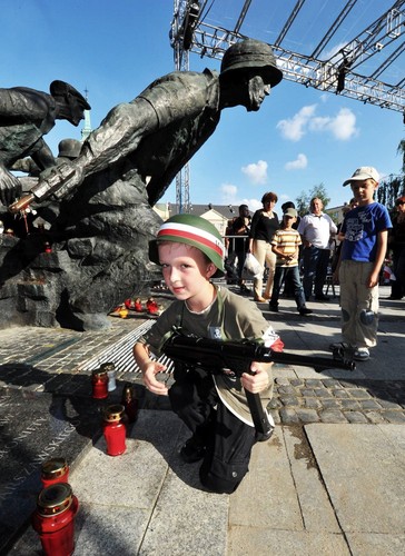 Pomnik Powstania Warszawskiego na starówce.