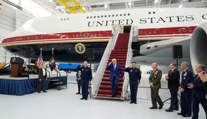 Donald Tramp predstavio novi avion 