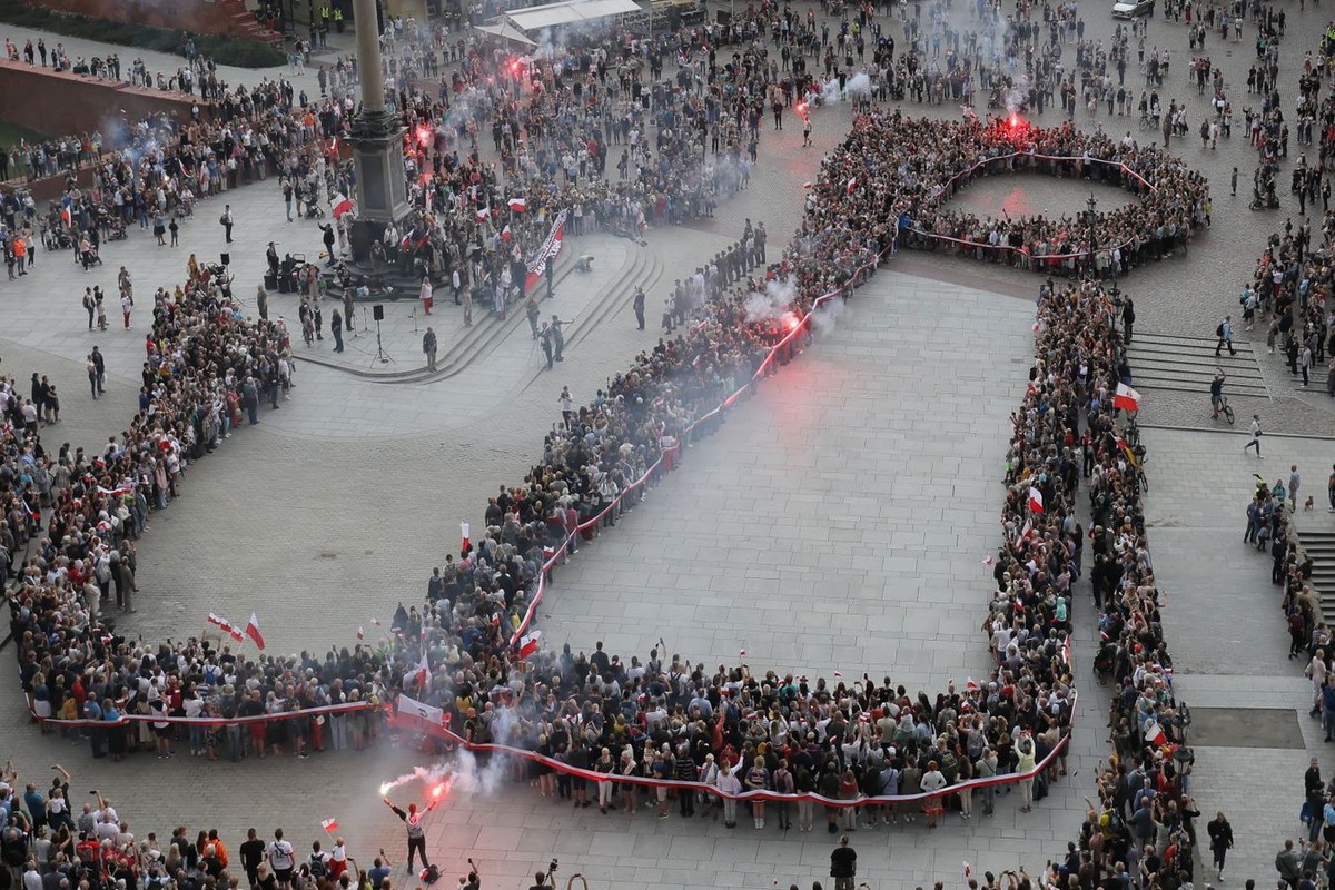 Żywy Znak dla Powstania Warszawskiego