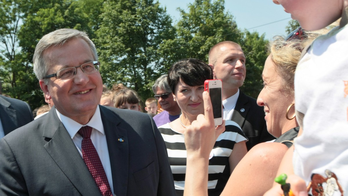 Nam wszystkim jest do twarzy z wolnością – przekonywał w Małomicach w Lubuskiem prezydent Bronisław Komorowski, który był gościem odbywającej się w tym niewielkim miasteczku debaty "25 lat wolności w samorządzie lokalnym".