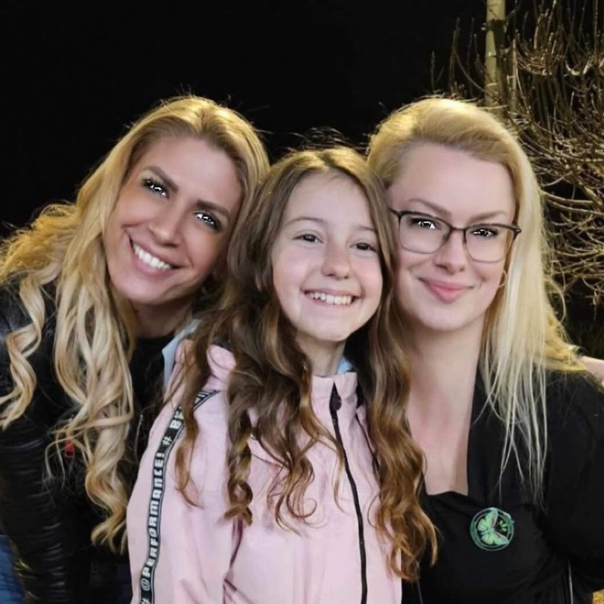 Lana Francer i Marina Antonijević sa malenom Ninom