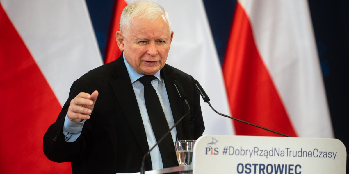 Jarosław Kaczyński wyjawił w weekend, jak wielkie pieniądze Polska będzie wydawać na utrzymanie i wyposażenie wojska.