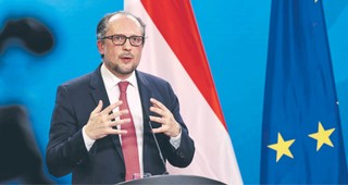 Rosyjscy posłowie wjadą do UE. Bruksela nie uzna tego za złamanie sankcji
