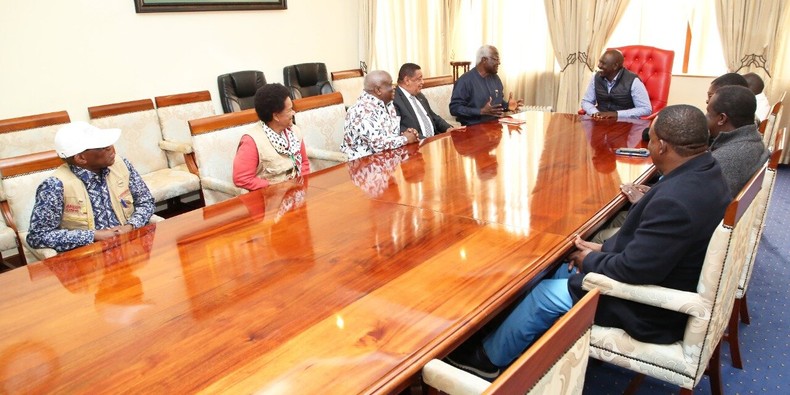 Deputy President William Ruto interacts with AU-COMESA Election Observer Mission at the Karen Office where they had a meeting. 