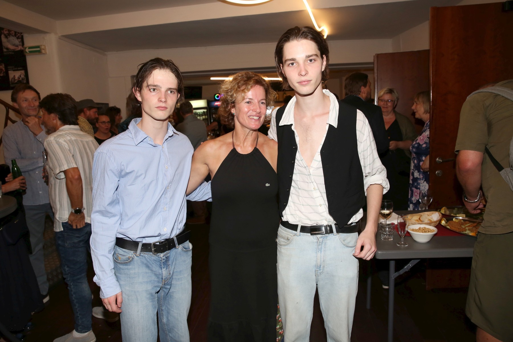 Synovia Vladimíra Dlouhého - Jan a Jiří - s mamou Petrou Jungmanovou. 