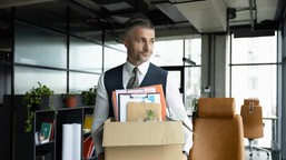 w tych zawodach będą zwalniać. miliony ludzi trafią na bruk. na polski