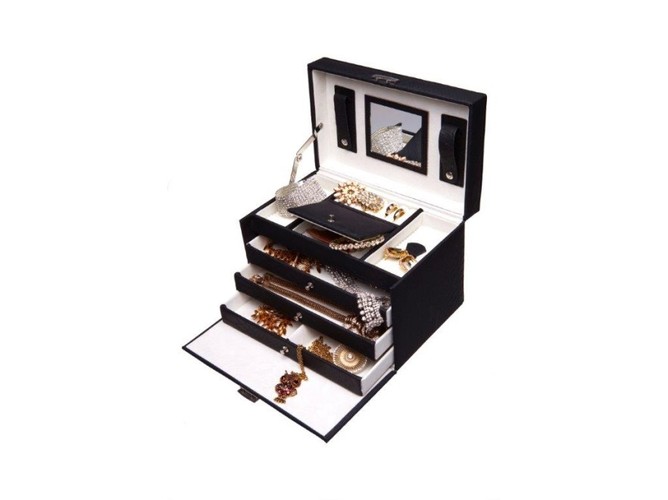 Prezenty pod choinkę dla kobiety - te rzeczy na pewno ją ucieszą