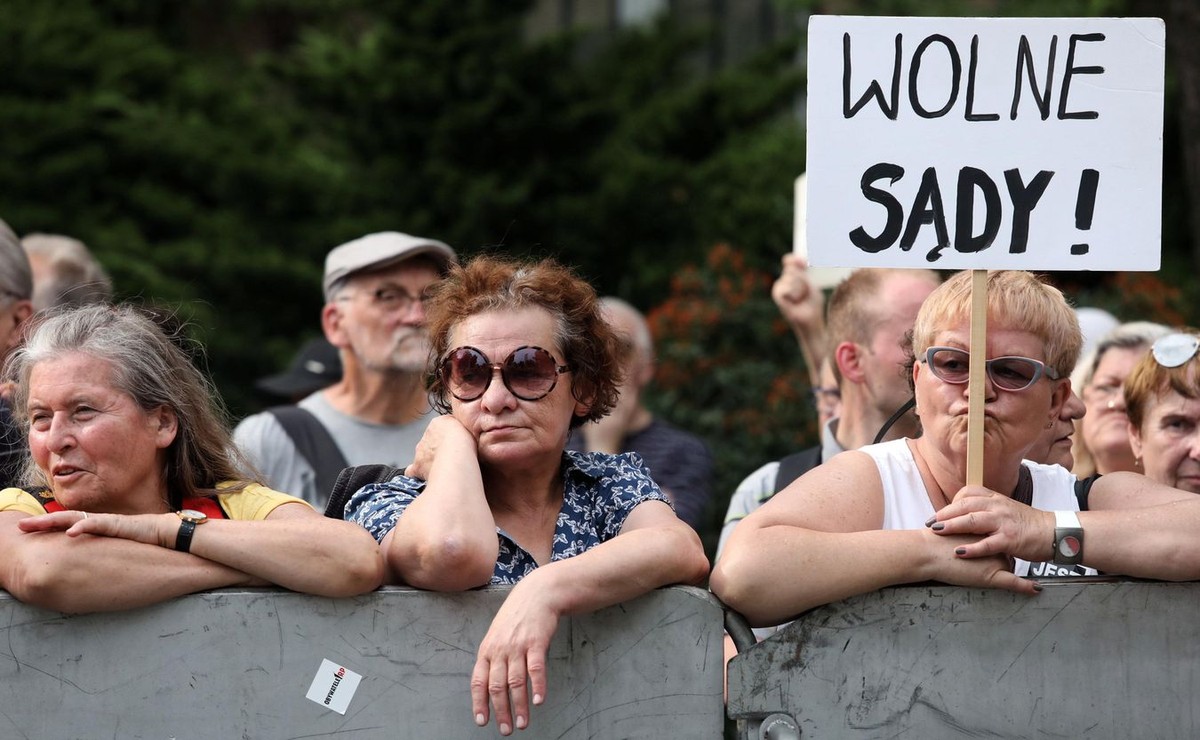 Manifestacja przeciwników reformy sądownictwa pod hasłem "Sejm jest nasz"