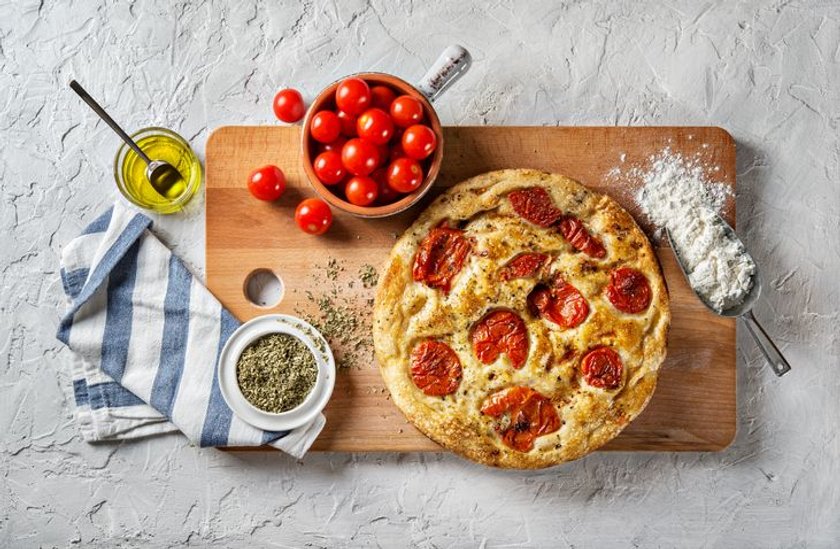 Focaccia z pomidorkami