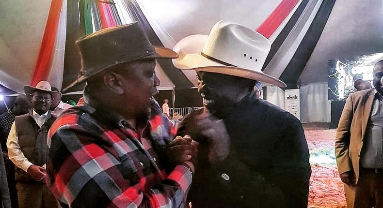 Uhuru, Waiguru unwind to country music after Devolution Conference 