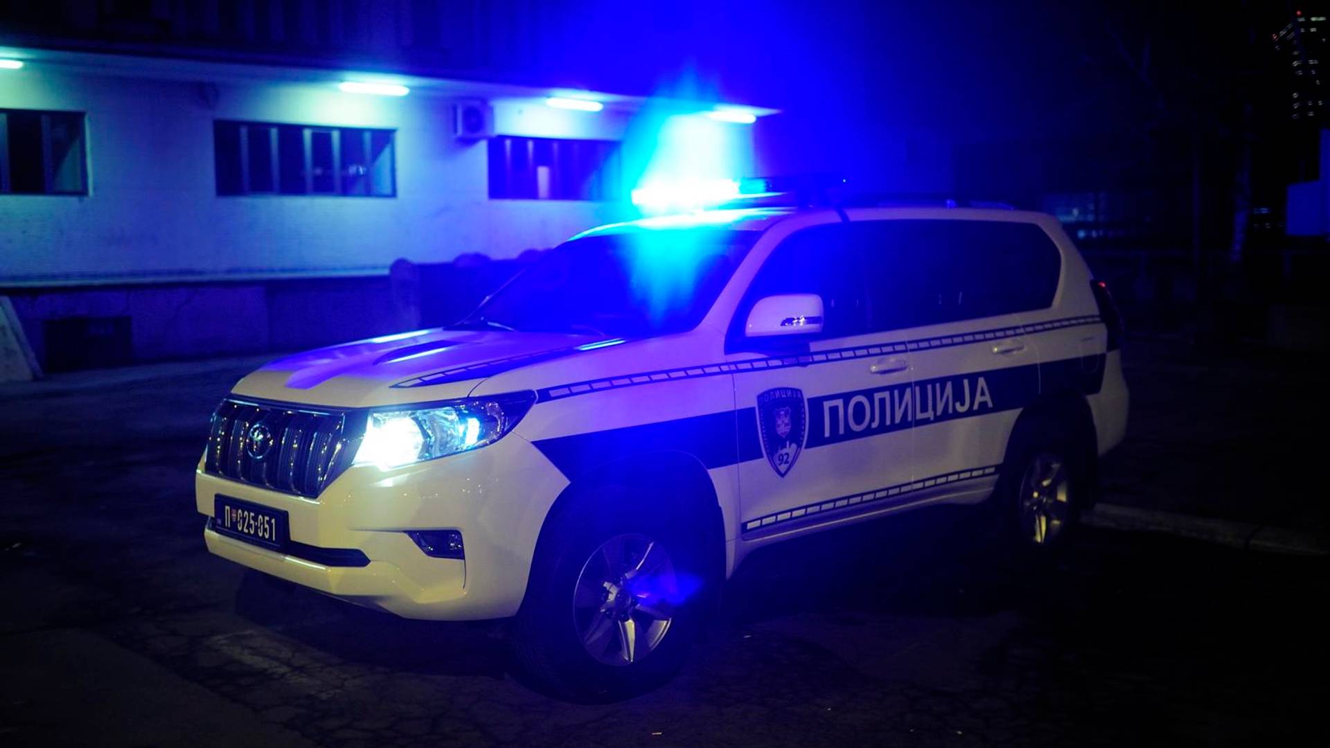 Najbahatija korona žurka sa živom muzikom, pištoljima, drogom - šta je sve policija zatekla na ilegalnom okupljanju u Vrčinu