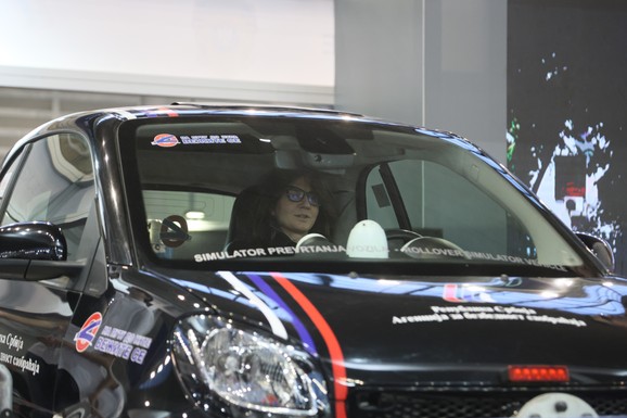 (VIDEO) Beograđanka doživela prevrtanje u automobilu: "Telo se ponaša kao katapultirani projektil, da nije bilo OVOGA, posledice bi bile fatalne"