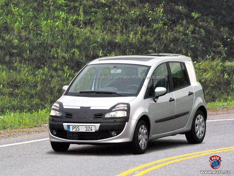 Zdjęcia szpiegowskie: Renault planuje facelifting modelu Modus
