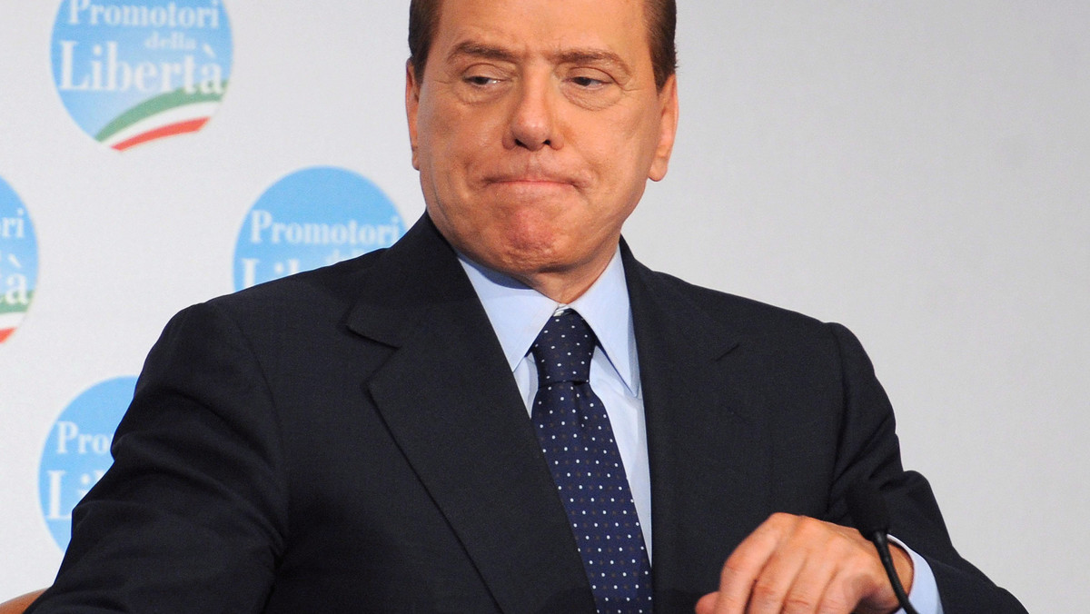 W dniu 74. urodzin premiera Włoch Silvio Berlusconiego media podały, że kupił on kolejną willę na Sardynii. Znajduje się ona w Porto Rotondo na Szmaragdowym Wybrzeżu, tuż koło jego słynnej majestatycznej rezydencji Villa Certosa.