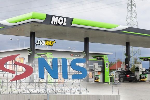 Američki "sudija" svirao novi produžetak za NIS: Da li to menja i cenu ove naftne kompanije? ANALIZA