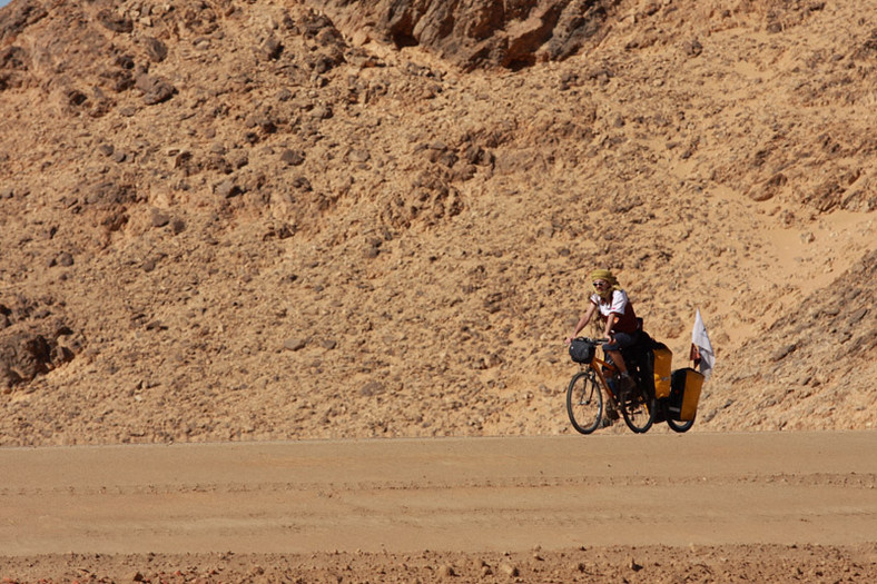 Afryka Nowaka, Sudan - Piotr Strzeżysz, 3 Żywioły