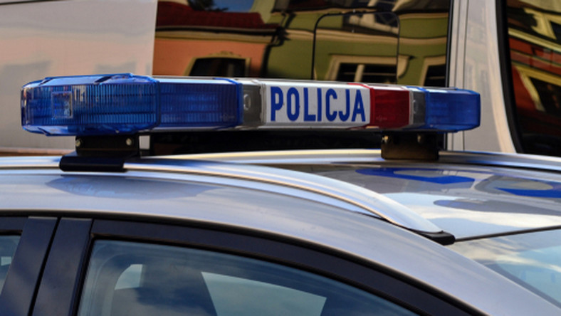 Małopolska policja bada sprawę "ustawki" kibiców klubów piłkarskich, do której dojść miało w sobotę na autostradzie A4 w okolicach Brzeska. Funkcjonariusze otrzymali zgłoszenie o starciu grupy mężczyzn, jednak po przybyciu na miejsce nikogo tam nie zastali.