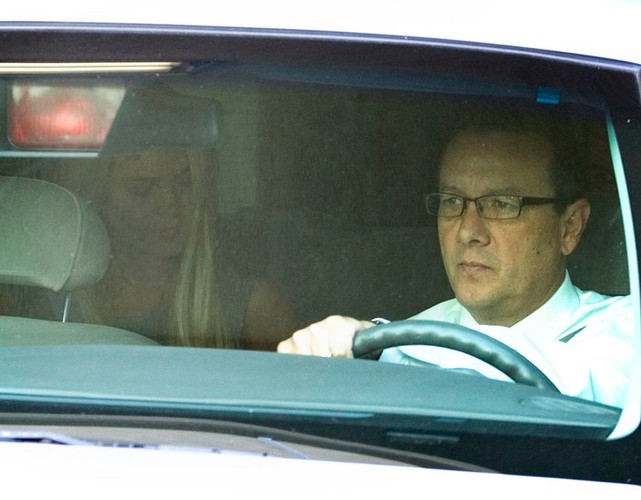 24-letnia aktorka, piosenkarka i modelka stawiła się w sądzie z rodzicami i adwokatem