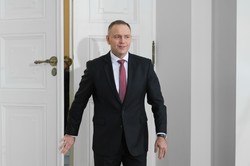 Prof. Dudek ostro krytykował Nawrockiego w kampanii. Teraz ujawniono jego recenzję doktoratu prezydenta