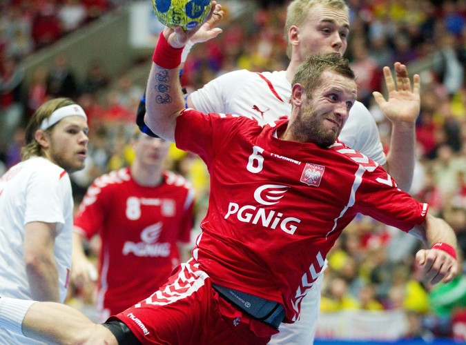 Grzegorz Tkaczyk w akcji podczas meczu z Danią