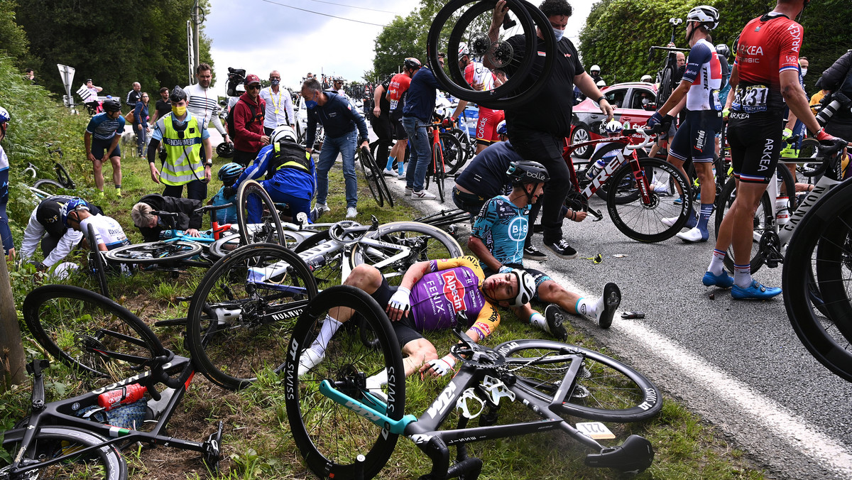 Tour de France 2021: Marc Soler wycofał się z wyścigu przez wypadek na trasie