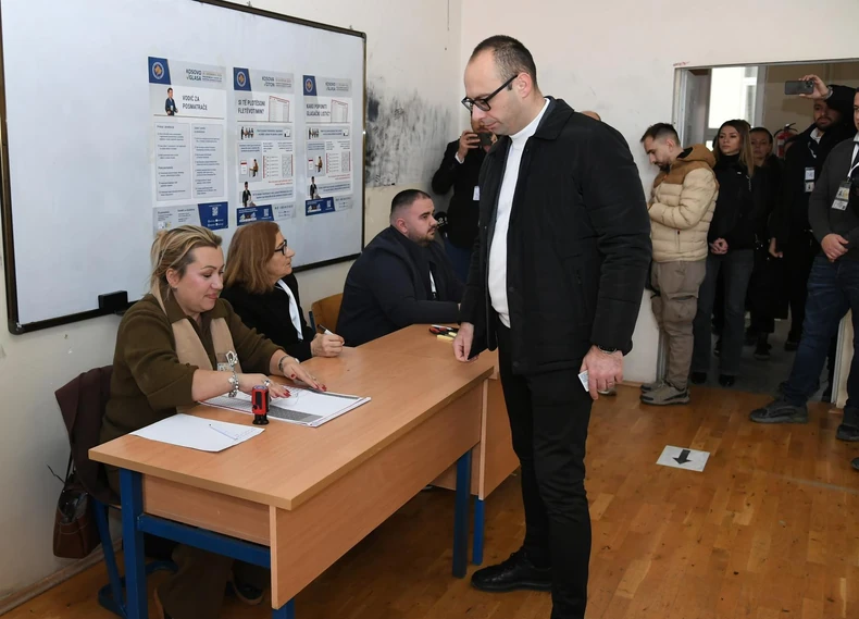 Igor Simic glasao u Tehnickoj skoli u Kosovskoj Mitrovici