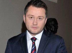 Kuźniar: Gdy zaczynają mi wypadać włosy i krew leci z nosa, to znak, że czas na wakacje