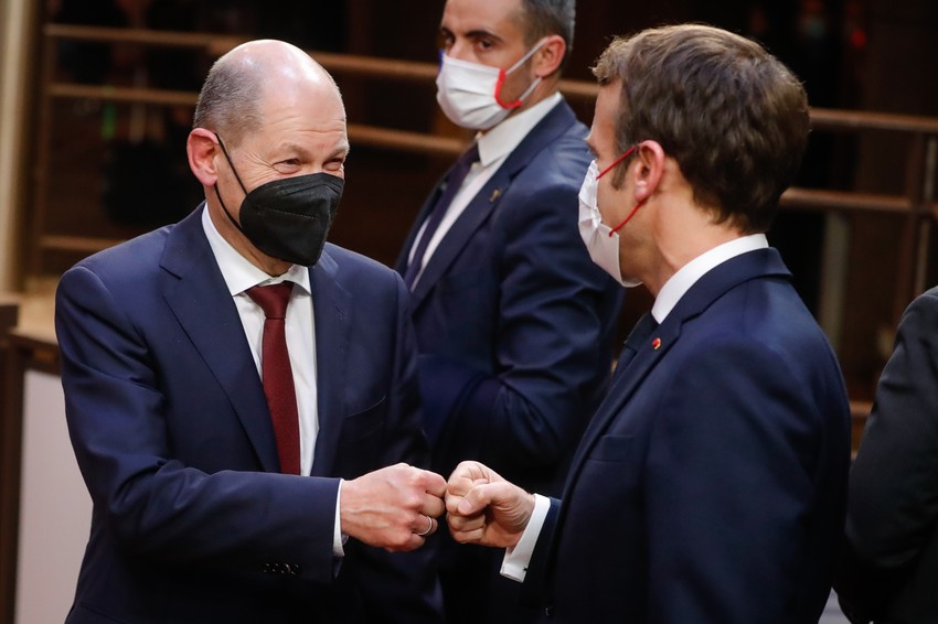 Emanuel Makron i Olaf Šolc 