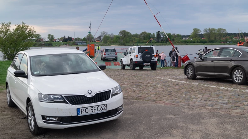 W Mikoszewie można przeprawić się przez Wisłę promem.