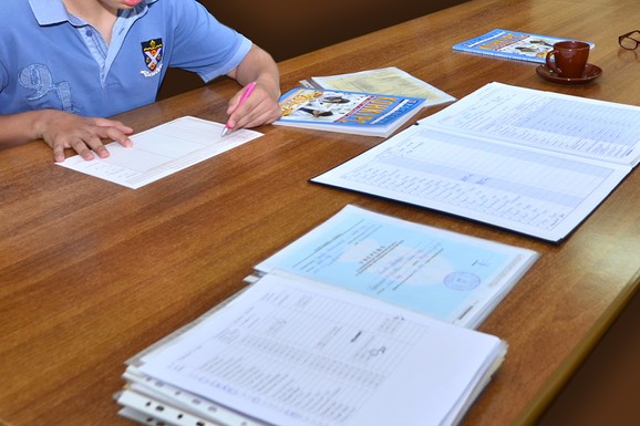 Koliko bodova treba za upis u svaku školu u Srbiji i sve ostalo NAJVAŽNIJE ZA OSMAKE: Konkurs za upis u srednje škole i Informator u prodaji od sutra