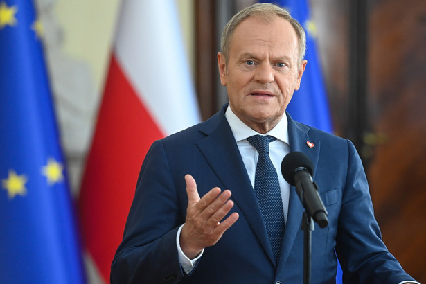 Warszawa, 21.05.2024. Premier Donald Tusk podczas konferencji prasowej po posiedzeniu rządu w siedzibie KPRM w Warszawie, 21 bm. Premier wydał zarządzenie ws. powołania komisji ds. badania wpływów rosyjskich i białoruskich w Polsce w latach 2004-2024. (jm) PAP/Piotr Nowak