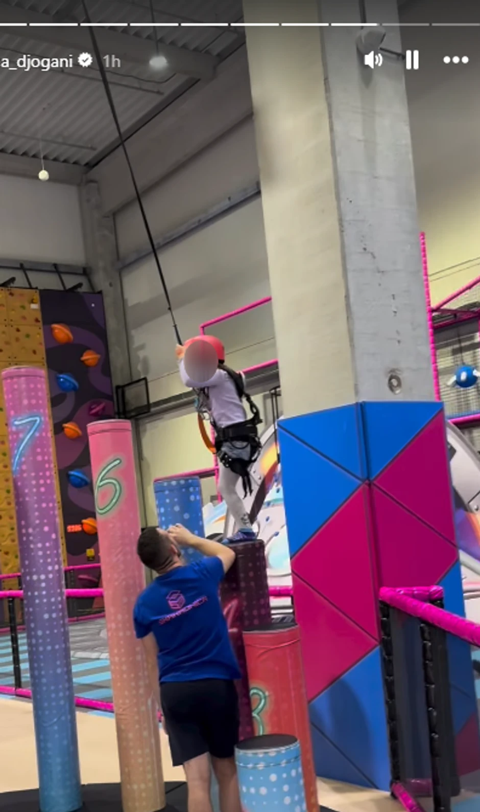 Luna Đogani snima ćerku Miju