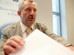 "Antyprezydencka zagrywka ministra obrony"